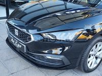 Usado Seat Leon Style 110 CV (80 kW) 2022 Negro Familiar