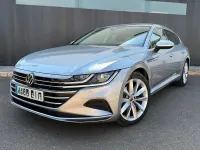 Usado VW Arteon Elegance 150 CV (110 kW) 2022 Gris / plata Familiar