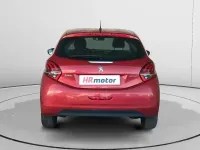 Usado Peugeot 208 Signature Sky 82 CV (60 kW) 2018 Rojo Utilitario