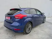 Usado Ford Focus ST-Line 125 CV (91 kW) 2017 Azul Berlina