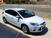 Usado Ford Focus 125 CV (91 kW) 2014 Blanco Berlina
