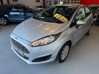 Usado Ford Fiesta Trend 95 CV (69 kW) 2015 Gris Utilitario