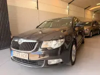 Usado Skoda Superb Comfort 140 CV (102 kW) 2011 Marrón Berlina