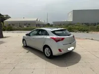 Usado Hyundai i30 90 CV (66 kW) 2014 Negro Berlina
