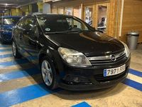 Usado Opel Astra GTC Cosmo 120 CV (88 kW) 2006 Negro Utilitario