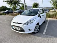 Usado Ford Fiesta Titanium 95 CV (69 kW) 2010 Blanco Berlina