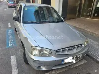 Usado Hyundai Accent 85 CV (62 kW) 2001 Gris / plata Berlina