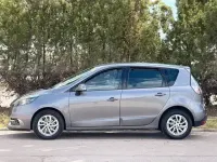 Usado Renault Scénic III Dynamique 130 CV (95 kW) 2012 Beige Monovolumen