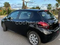 Usado Peugeot 208 Allure 82 CV (60 kW) 2018 Negro Utilitario