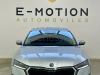 Usado Skoda Octavia Ambition 115 CV (84 kW) 2021 Gris / plata Berlina