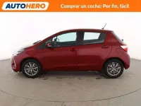 Usado Toyota Yaris Active 110 CV (80 kW) 2017 Rojo Berlina