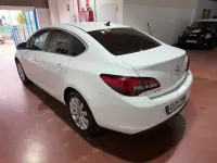 Usado Opel Astra Excellence 130 CV (95 kW) 2013 Blanco Berlina