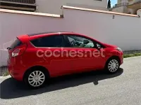 Usado Ford Fiesta Trend 82 CV (60 kW) 2014 Rojo Utilitario