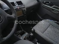 Usado Seat Ibiza 68 CV (50 kW) 2001 Gris / plata Utilitario