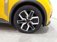 Usado Renault R5 Techno 88 kW (120 CV) 2025 Amarillo Utilitario