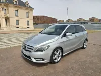 Usado Mercedes B180 109 CV (80 kW) 2012 Gris / plata Utilitario