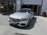 Usado Mercedes C200 136 CV (100 kW) 2017 Gris / plata Berlina