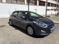 Usado Hyundai i30 90 CV (66 kW) 2016 Gris / plata Berlina