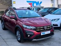 Usado Dacia Sandero Comfort 91 CV (66 kW) 2021 Granate Berlina