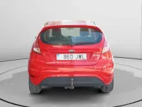 Usado Ford Fiesta Trend 75 CV (55 kW) 2017 Rojo Utilitario