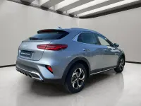 Usado Kia XCeed 100 CV (73 kW) 2025 Gris / plata SUV