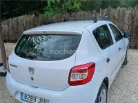 Usado Dacia Sandero Ambiance 75 CV (55 kW) 2014 Blanco Berlina