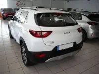 Usado Kia Stonic 100 CV (73 kW) 2024 Blanco SUV