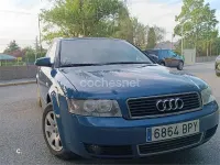 Usado Audi A4 115 CV (84 kW) 2001 Azul Berlina