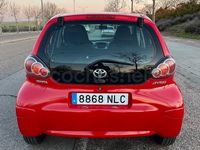 Usado Toyota Aygo Live 68 CV (50 kW) 2010 Rojo Utilitario