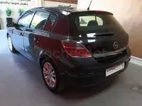 Usado Opel Astra Energy 110 CV (80 kW) 2009 Negro Berlina