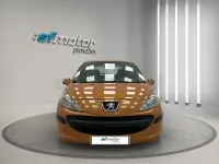 Usado Peugeot 207 75 CV (55 kW) 2007 Naranja Berlina