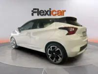 Usado Nissan Micra Acenta 92 CV (67 kW) 2021 Blanco Utilitario