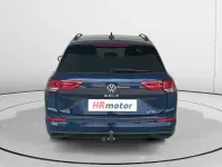 Usado VW Golf VIII Life 110 CV (80 kW) 2021 Azul Familiar