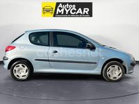 Usado Peugeot 206 75 CV (55 kW) 2001 Gris / plata Berlina