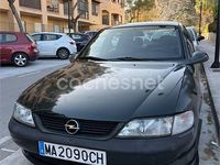 Usado Opel Vectra 100 CV (73 kW) 1997 Verde Berlina