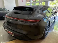 Usado Porsche Taycan Sport Turismo 389 kW (530 CV) 2022 Gris Familiar