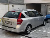 Usado Kia Ceed 90 CV (66 kW) 2011 Gris / plata Utilitario