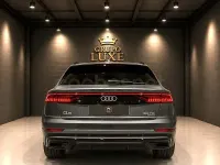 Usado Audi Q8 S-Line 286 CV (210 kW) 2021 Gris / plata SUV