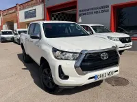 Usado Toyota HiLux Plus 150 CV (110 kW) 2023 Blanco Pickup/Camioneta