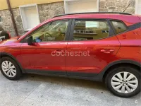 Usado Seat Arona Style 95 CV (69 kW) 2020 Granate SUV
