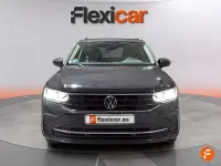 Käytetty VW Tiguan Life 150 HP (110 kW) 2022 Harmaa Katumaasturi