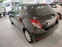 Usado Toyota Yaris Active 90 CV (66 kW) 2012 Blanco Utilitario