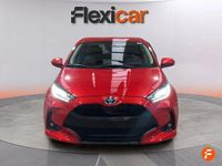 Usado Toyota Yaris Hybrid Active 116 CV (85 kW) 2023 Rojo Berlina