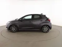 Usado Toyota Yaris Style 116 CV (85 kW) 2020 Gris Utilitario