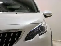 Usado Peugeot 2008 Allure 99 CV (72 kW) 2017 Blanco SUV
