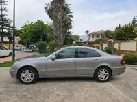 Usado Mercedes E280 Elegance 190 CV (139 kW) 2006 Gris / plata Berlina
