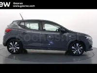 Usado Dacia Sandero Expression 101 CV (74 kW) 2025 Gris / plata Berlina