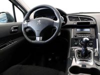 Usado Peugeot 3008 Style 120 CV (88 kW) 2015 Beige Familiar