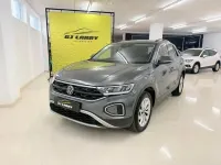 Usado VW T-Roc Life 115 CV (84 kW) 2023 Gris / plata SUV