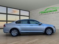 Usado VW Passat Business 150 CV (110 kW) 2021 Gris plata metalizado Berlina